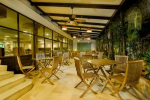 Howard Johnson by Wyndham Barranquilla Versalles restaurant in Barranquilla, Other than US/Canada